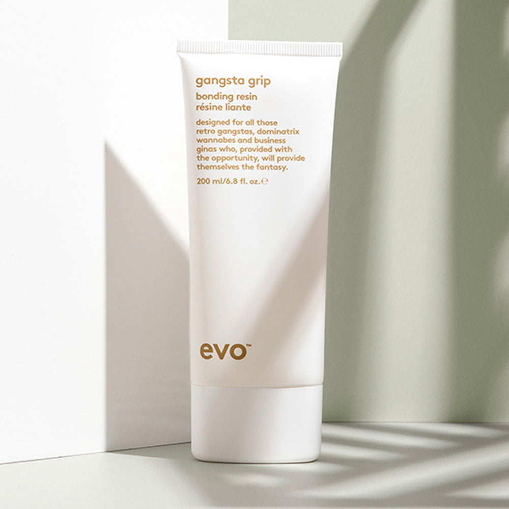 Unlock ultimate style control with Evo Gangsta Grip Bonding Resin. This extra-strong hold gel provides structured looks, high shine, and easy reactivation with water. Elevate your styling game—shop online at The DO Salon for a flawless finish! 3