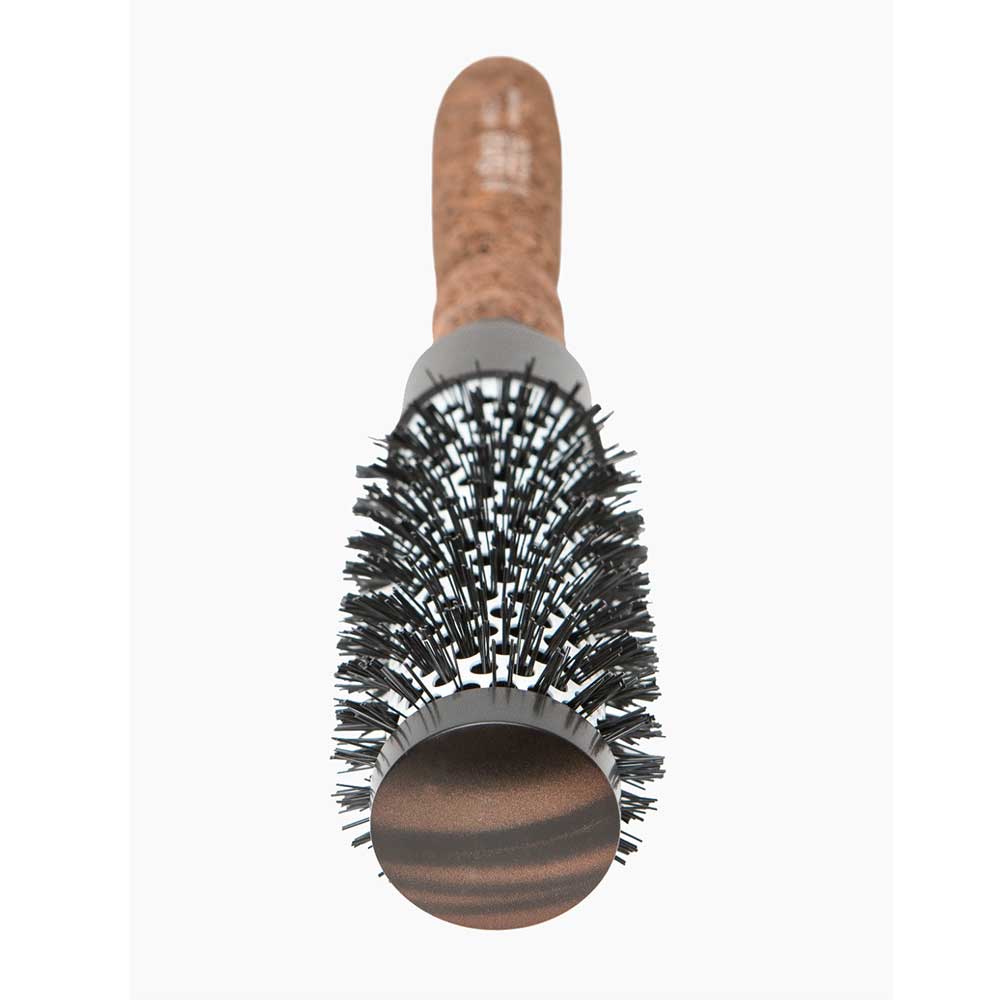 Experience professional-level results with the 50mm Ibiza Ceramic Hair Brush – a true game-changer. Elevate your styling routine with a touch of Spanish luxury. Unleash the power of Ibiza Hair's advanced ceramic technology, redefining the way you approach hair styling. Find the Ibiza Hair Brush range at The DO Salon. 2