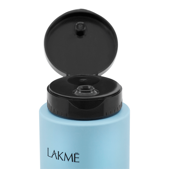A micellar shampoo that cleanses while detoxifying for soft, shiny, protected hair. Gently give the hair and scalp a deep wash while capturing residue and impurities with TEKNIA Perfect Cleanse by Lakmé. Look after your hair and scalp, contact The DO Salon today. Hair and Scalp experts based in St Kilda.